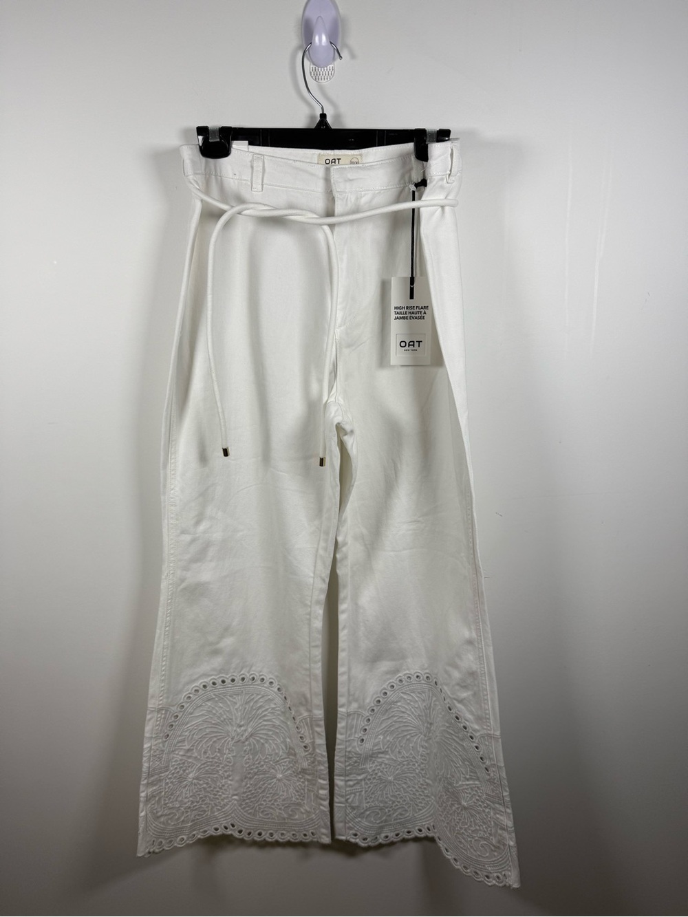 OAT NEW YORK | BNWT White High Rise Flair Embroidered Jeans Size 10